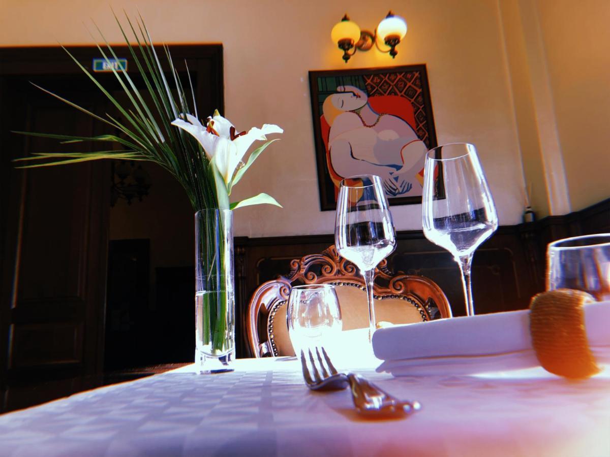 Picasso Boutique Hotel Arad Ngoại thất bức ảnh